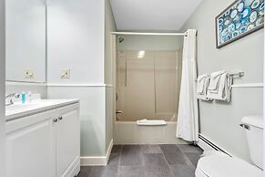 The Lighthouse Inn & Suites