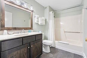 The Lighthouse Inn & Suites