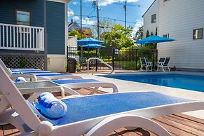 The Lighthouse Inn & Suites