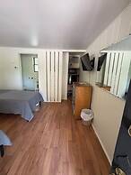 Saratoga Garden Motel