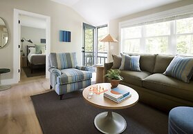 The Lodge at the Cove