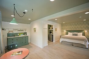 The Lodge at the Cove