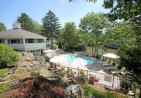 The Lodge at the Cove