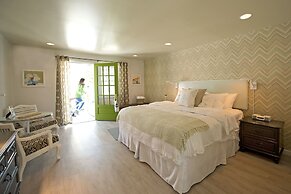 The Lodge at the Cove