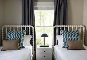 The Lodge at the Cove