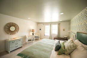 The Lodge at the Cove