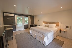 The Lodge at the Cove