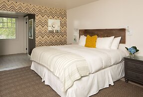 The Lodge at the Cove