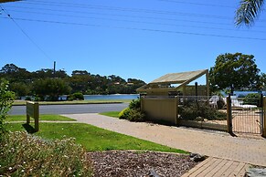 Emmanuel Holiday Apartments