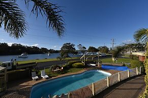 Emmanuel Holiday Apartments