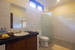 Nyoman Sandi Guest House