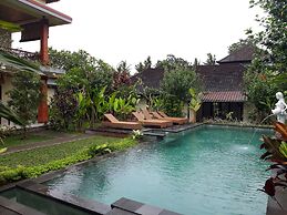Nyoman Sandi Guest House