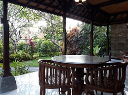 Nyoman Sandi Guest House
