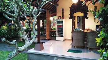 Nyoman Sandi Guest House