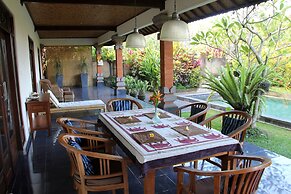 Nyoman Sandi Guest House