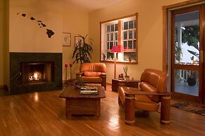 Ka'awaloa Plantation Bed & Breakfast