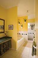 Ka'awaloa Plantation Bed & Breakfast