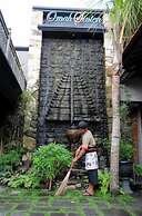 Omah Sinten Heritage Hotel & Resto