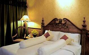 Omah Sinten Heritage Hotel & Resto