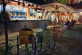 Omah Sinten Heritage Hotel & Resto