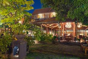 Omah Sinten Heritage Hotel & Resto