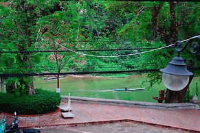 Ban Lakkham River View