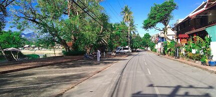 Ban Lakkham River View