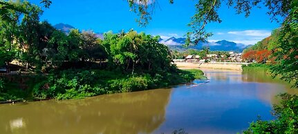 Ban Lakkham River View