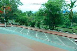 Ban Lakkham River View