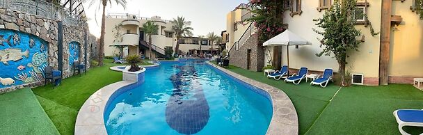 Naama Inn