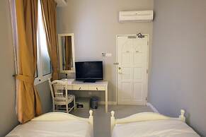 Reggae Mansion Hostel