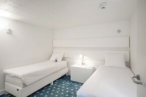 YAYS Amsterdam Salthouse Canal by Numa