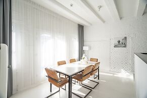 YAYS Amsterdam Salthouse Canal by Numa