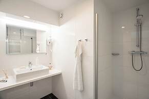 YAYS Amsterdam Salthouse Canal by Numa