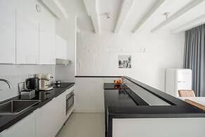 YAYS Amsterdam Salthouse Canal by Numa