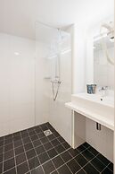 YAYS Amsterdam Salthouse Canal by Numa