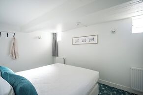 YAYS Amsterdam Salthouse Canal by Numa