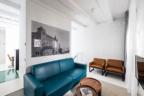 YAYS Amsterdam Salthouse Canal by Numa