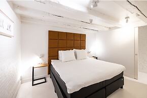 YAYS Amsterdam Salthouse Canal by Numa