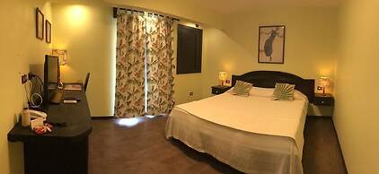 Lara Hotel