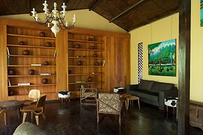 Lara Hotel