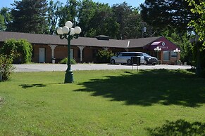 The Evergreen Inn - Motel and RV Park