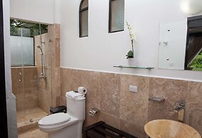 Tifakara Boutique Hotel & Birding Oasis