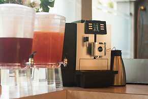 Tifakara Boutique Hotel & Birding Oasis