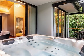 Tifakara Boutique Hotel & Birding Oasis