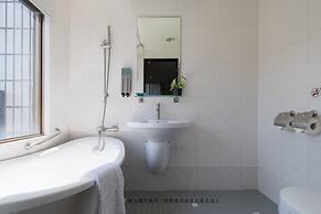 Just Enjoy Business Hotel