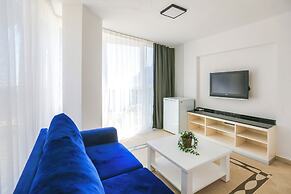 Tropical Deluxe Hotel