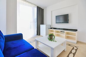 Tropical Deluxe Hotel