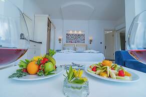 Tropical Deluxe Hotel