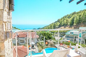 Tropical Deluxe Hotel